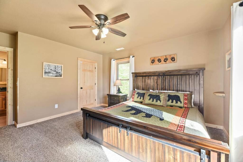 Walnut Ridge Cabin. Sleeps 7-11! Hot Tub, Pool Table, Minutes To Downtown Gatlinburg! Exterior foto